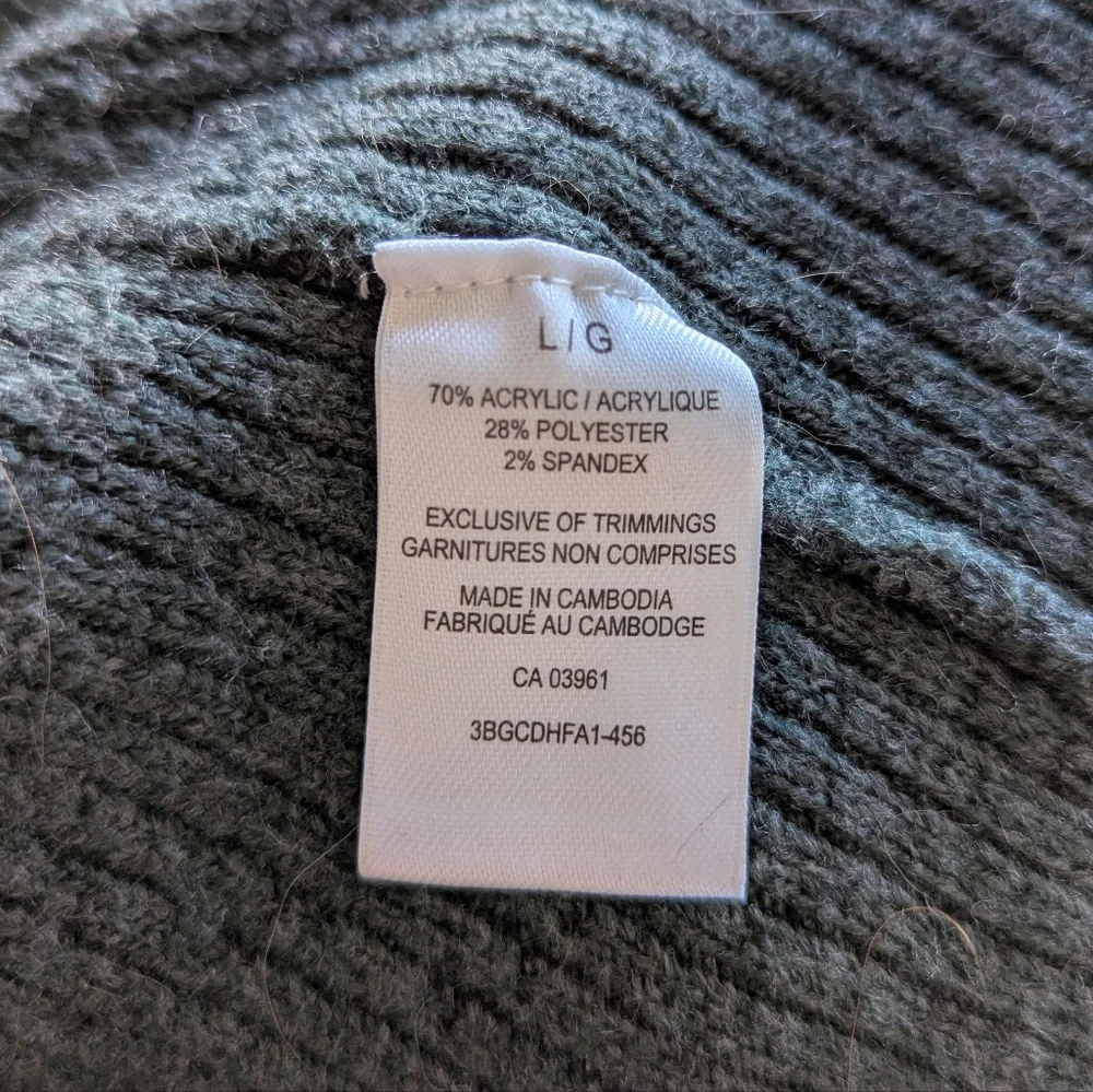 🌻 2/$15 - Denver Hayes - Green Cardigan - Picture 5 of 7
